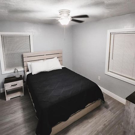Cozy 3 Bedroom House Near Airport/Raymond Stadium/Downtown. Tampa Eksteriør bilde